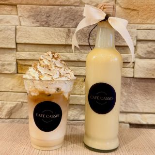 ☕️🥃 LATTE CASSISČÁK 🥃☕️ Spojení našeho vaječného likéru -> výběrové kávy CAFÉ CASSIS -> domácí šlehačky se špetkou...